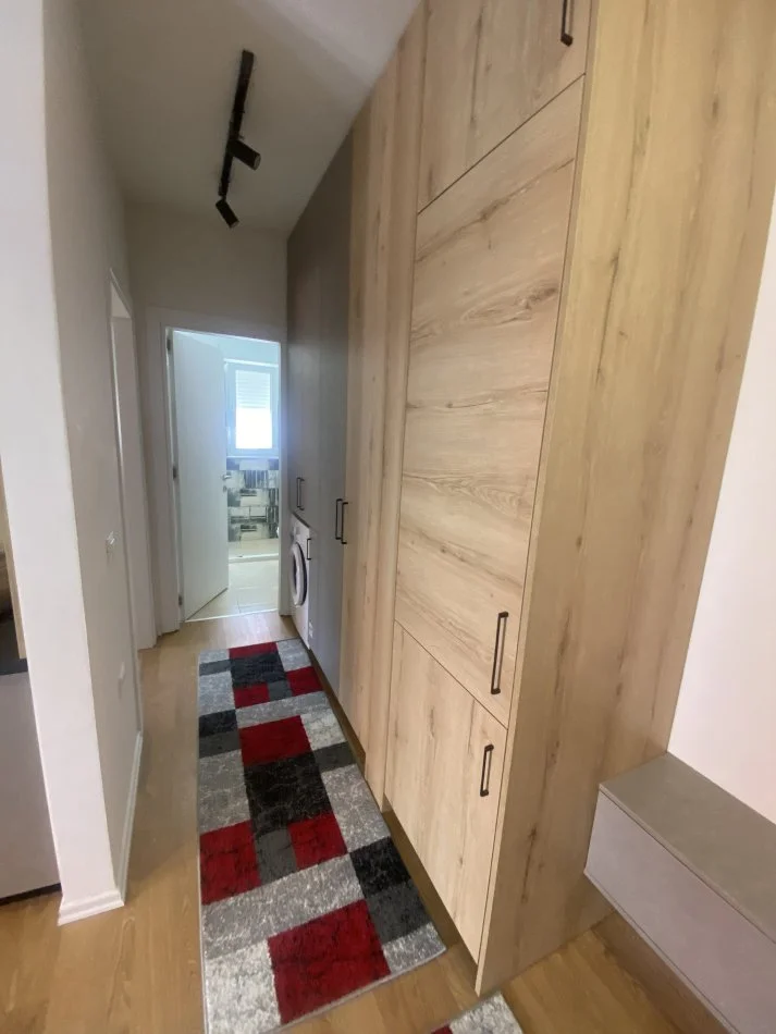 Tirane, jepet me qera apartament 1+1+Ballkon Kati 3, 55 m² 500 € (Hamdi pepo)