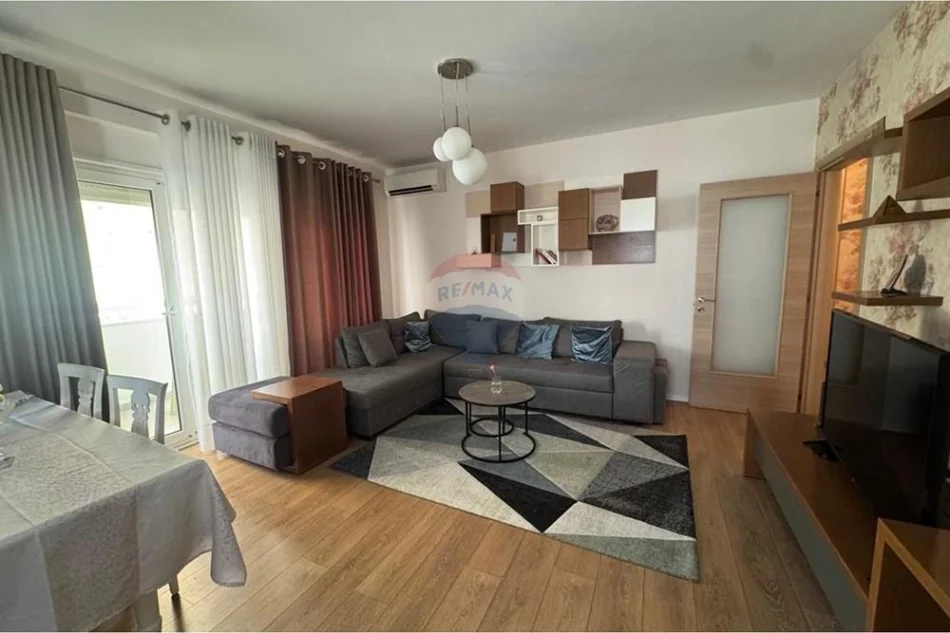 Tirane, shitet apartament 2+1 , 105 m² 240.000 € 