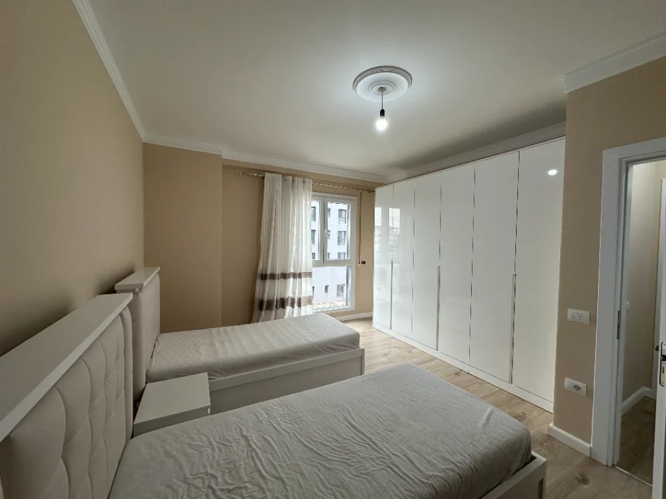 Shqiperi, jepet me qera apartament 2+1+Ballkon Kati 3, 103 m² 550 € (Paskuqan)