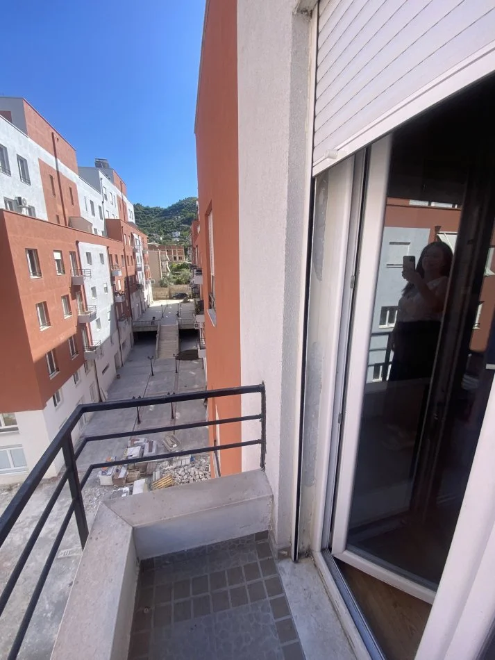 Tirane, jepet me qera apartament 1+1+Ballkon Kati 3, 55 m² 500 € (Hamdi pepo)