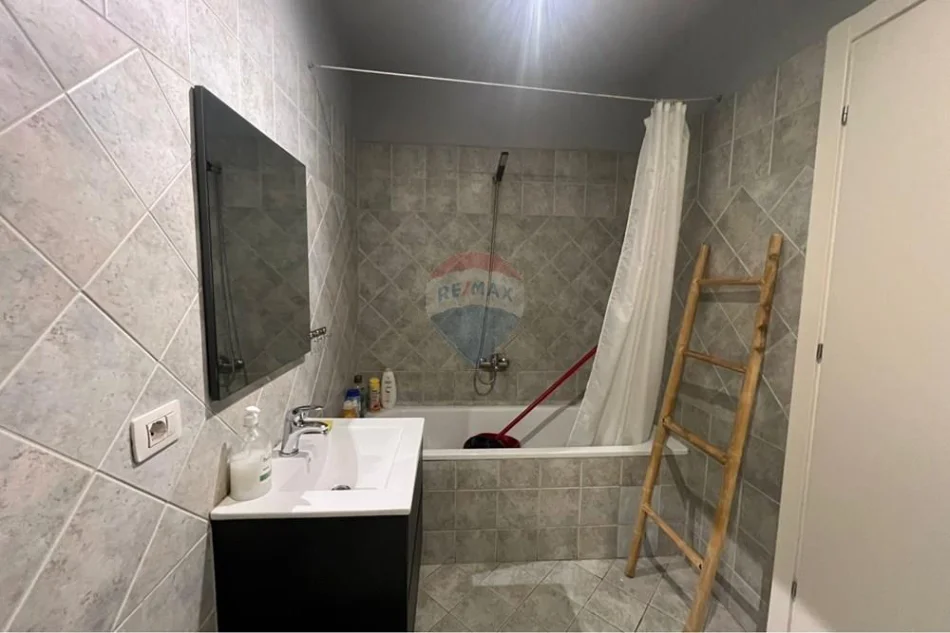 Tirane, shitet apartament 2+1 , 95 m² 299.000 € 