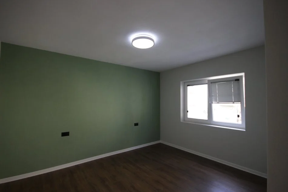 Tirane, jepet me qera apartament 3+1+Ballkon Kati 3, 95 m² 600 € (Rruga Myslym Shyri)