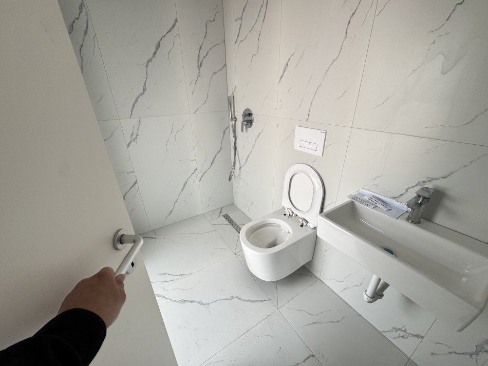 Tirane, jepet me qera garsonier Kati 4, 30 m² 300 € (Pasho hysa)