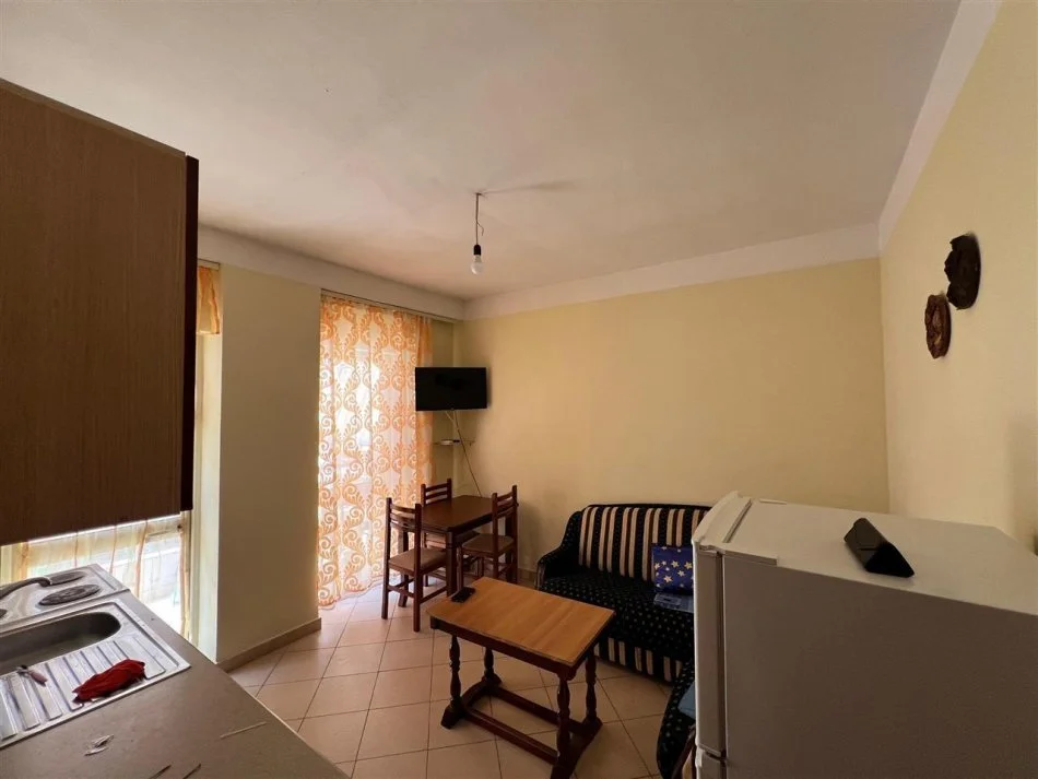 Tirane, jepet me qera apartament 1+1+Ballkon Kati 2, 60 m² 450 € (Zgara 5 Maji prane Concord Center)