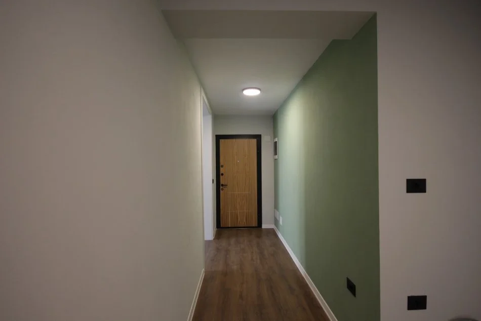 Tirane, jepet me qera apartament 3+1+Ballkon Kati 3, 95 m² 600 € (Rruga Myslym Shyri)