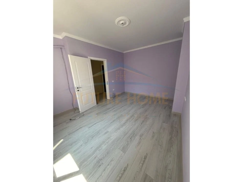 Tirane, shitet apartament 2+1+Ballkon Kati 4, 83 m² 104.000 € (Fresk)