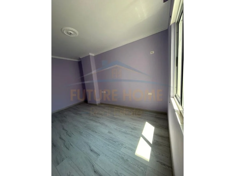 Tirane, shitet apartament 2+1+Ballkon Kati 4, 83 m² 104.000 € (Fresk)