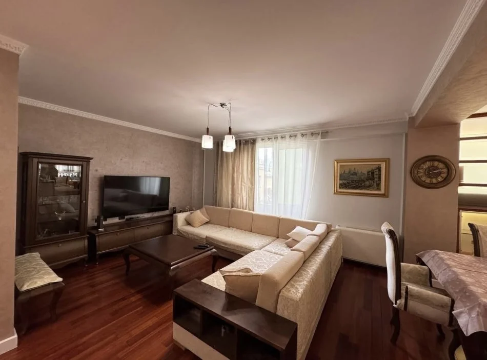 Tirane, jepet me qera apartament Kati 3, 165 m² 2.000 € 