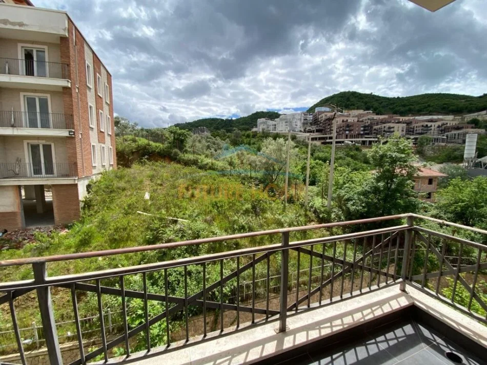 Tirane, shitet apartament 2+1+Ballkon Kati 3, 104 m² 170.000 € (Selite)