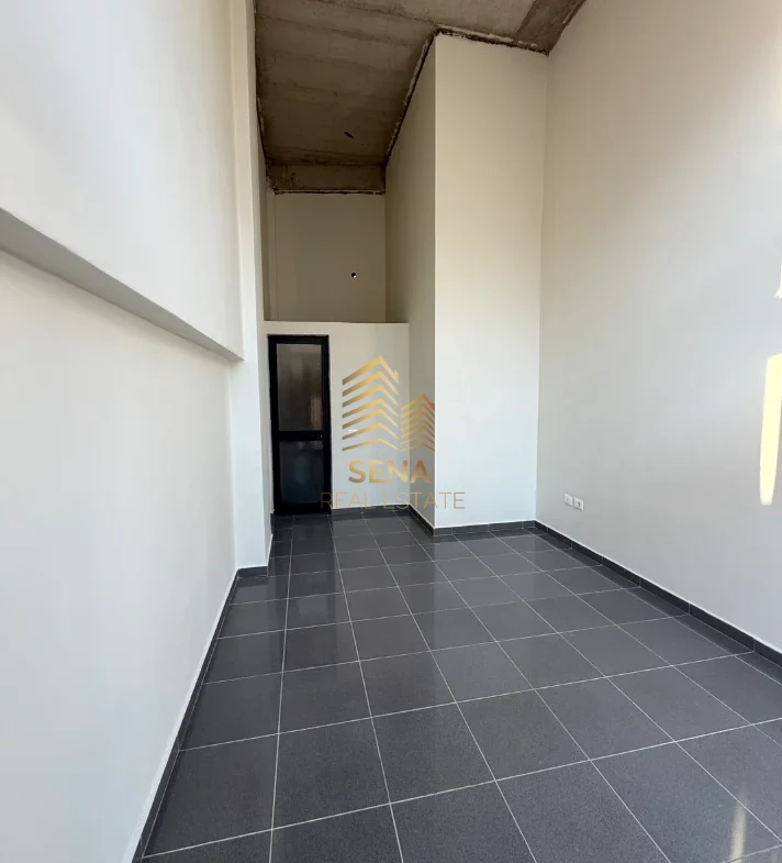 Tirane, jepet me qera ambjent biznesi Kati 0, 24 m² 400 € (Pazari i Ri)