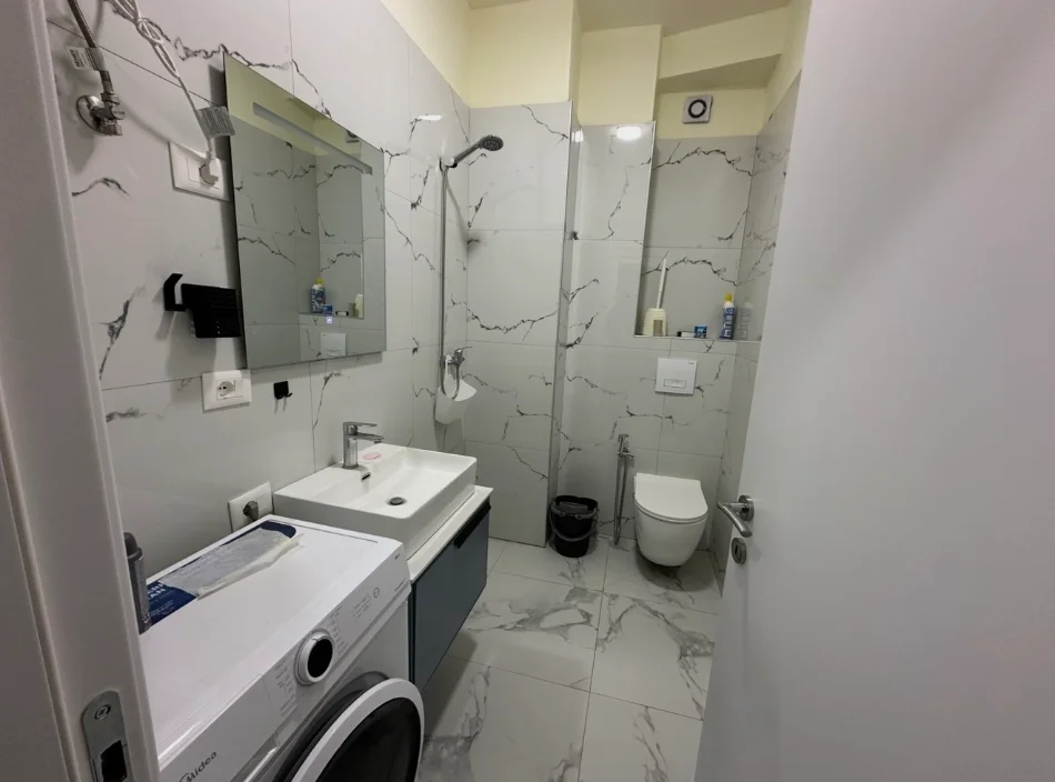 Tirane, shitet apartament 1+1 më Parking 🅿️ , 69 m² 185.000 € (Riza Cerova)