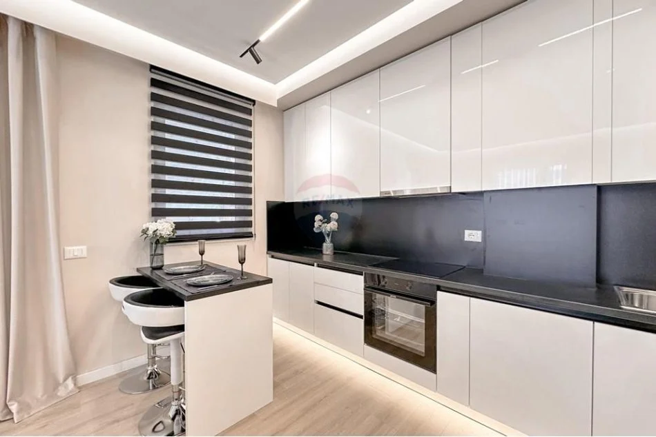 Tirane, shitet apartament 2+1 , 106 m² 275.000 € (Pazari i ri)