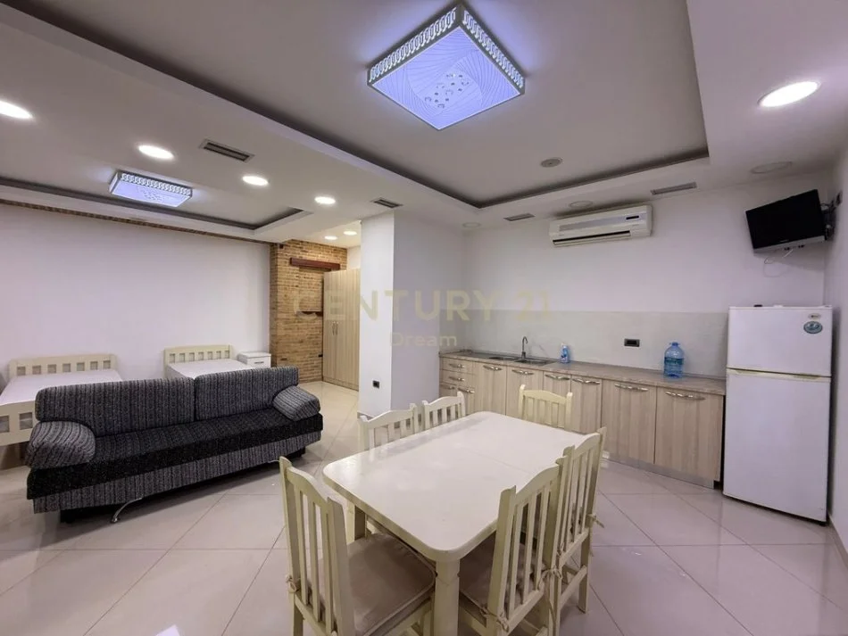 Tirane, jepet me qera apartament 1+1 Kati 1, 40 m² 300 € (Kodra e Priftit)