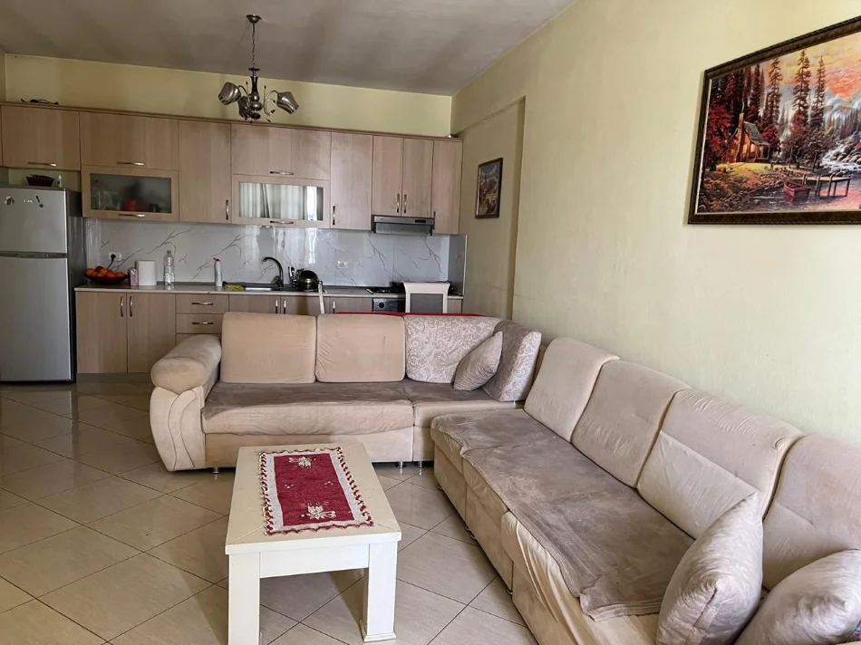 Tirane, ndarje qeraje 2+1+Ballkon Kati 8, 90 m² 400 € (Tom plezha)