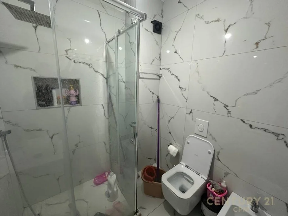 Tirane, shes apartament 1+1 Kati 5, 72 m² 85.000 € (Kamez)