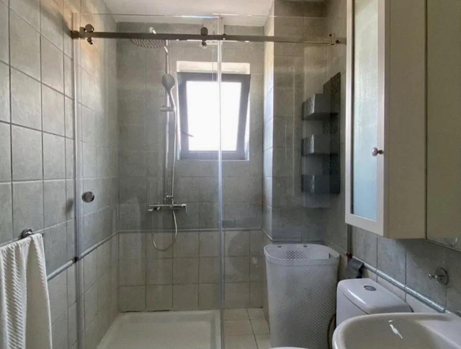 Tirane, jepet me qera apartament 2+1 Kati 5, 120 m² 850 € (Hoxha Tahsim)