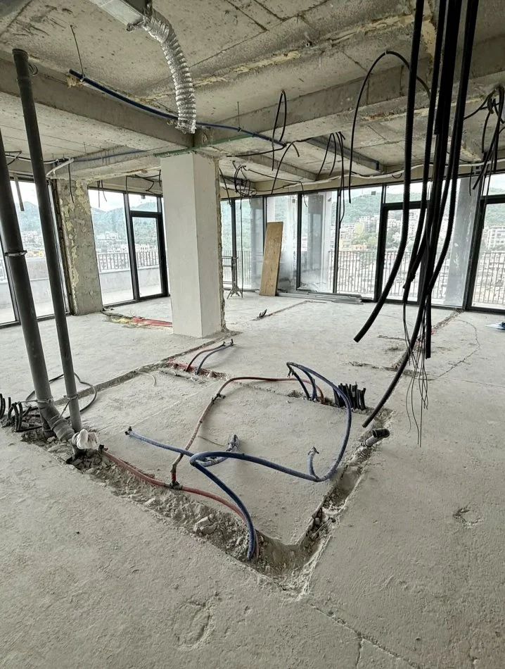 Tirane, jepet me qera ambjent biznesi Kati 15, 190 m² 5.000 € (Kristo Luarasi)