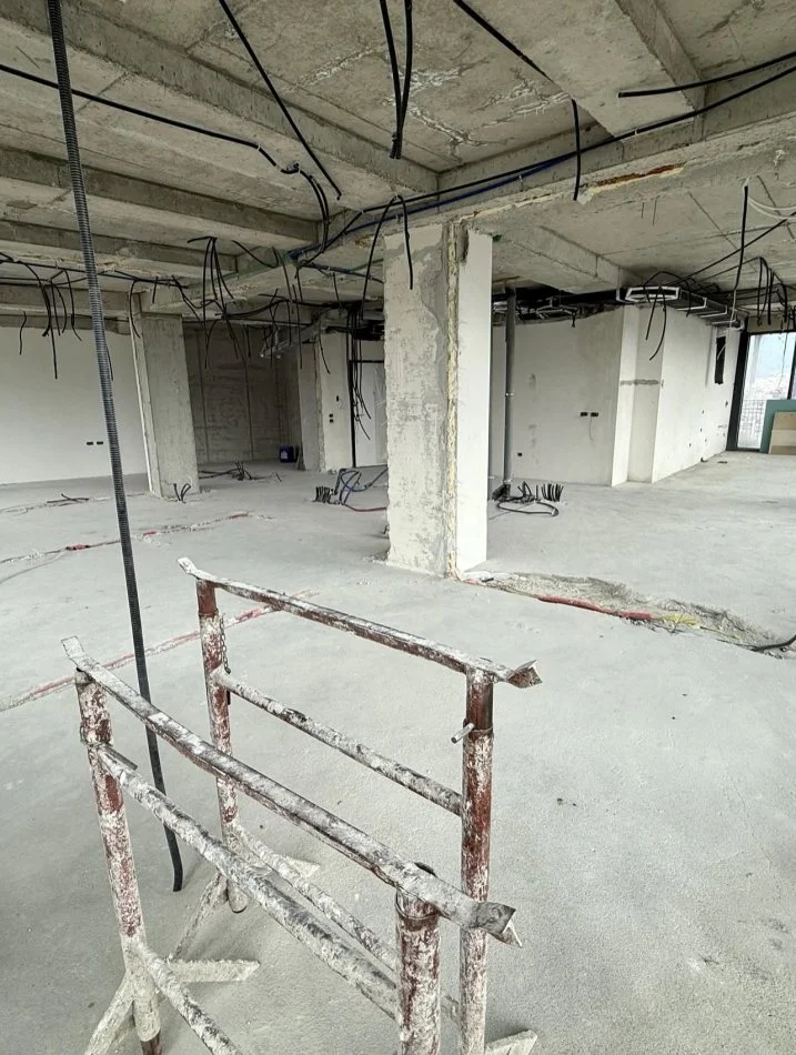 Tirane, jepet me qera ambjent biznesi Kati 15, 190 m² 5.000 € (Kristo Luarasi)