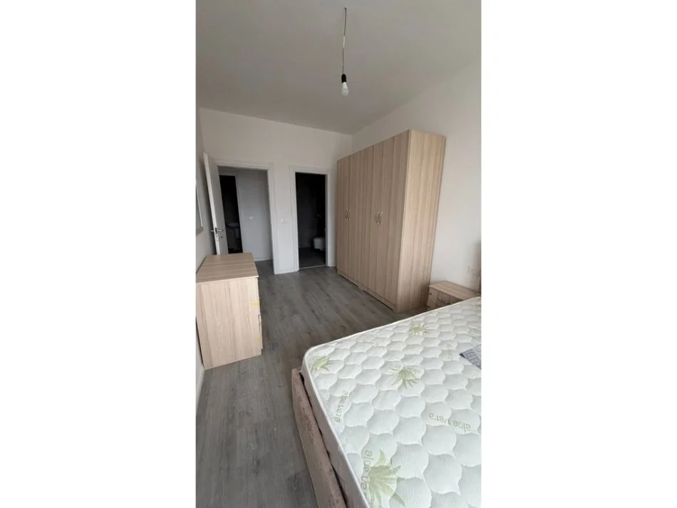 Tirane, jepet me qeraapartament 2+1 Kati 3, 98 m² (Sheshi Shqiponja)