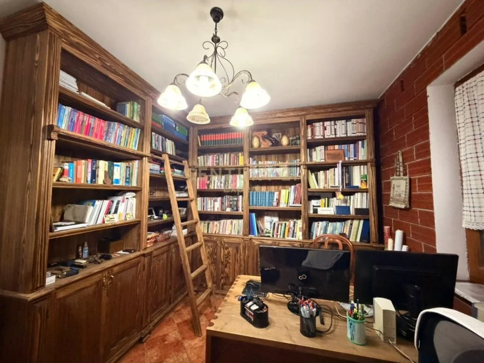 Tirane, jepet me qera Vile 3 Katshe Kati 3, 500 m² 3.500 € 