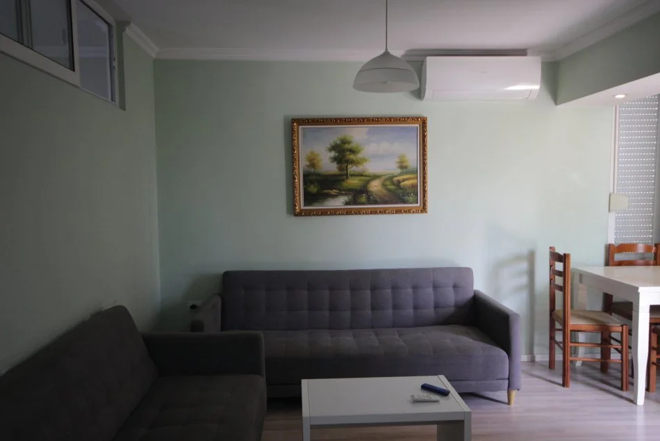 Tirane, shitet apartament 2+1+Ballkon Kati 2, 67 m² 99.000 € (Rruga Ali Visha)