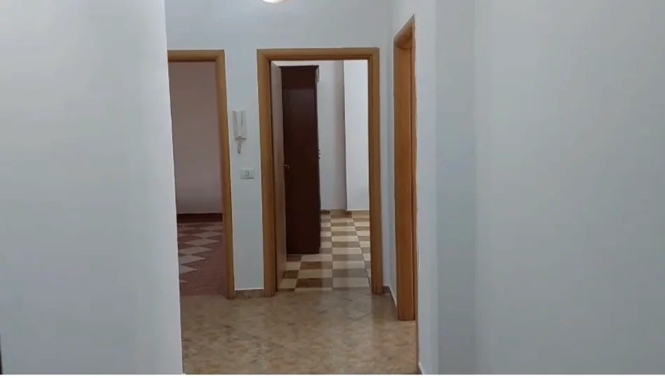 Tirane, jepet me qera apartament 2+1+Ballkon Kati 3, 550 €