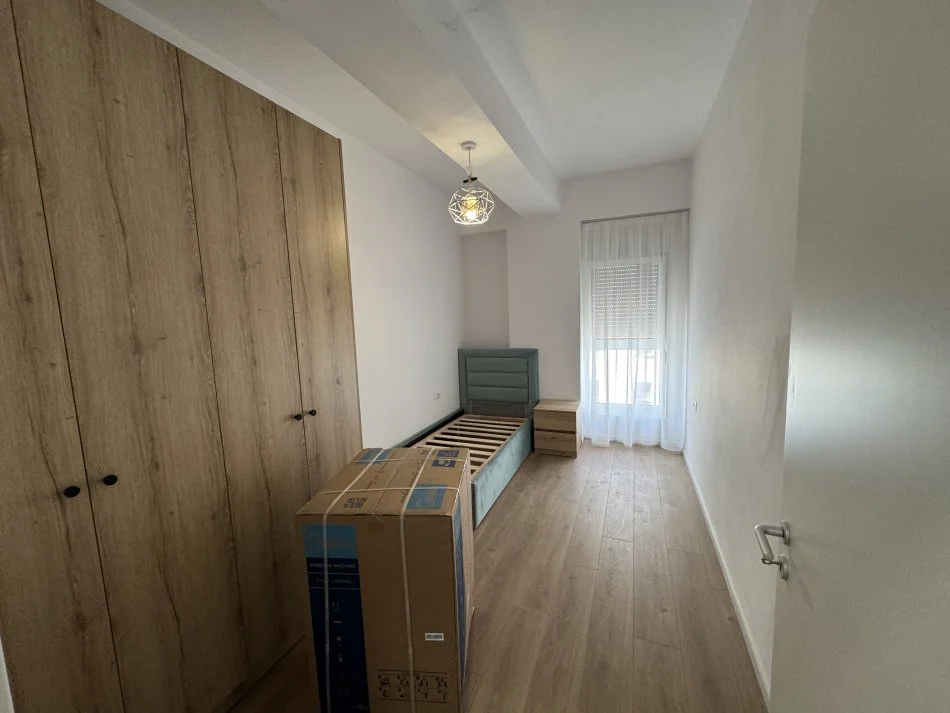 Tirane, jepet me qera apartament 2+1 Kati 5, 100 m² 550 € (Pasho hysa)