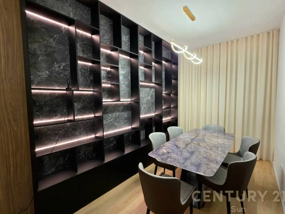 Tirane, jepet me qera Vile 3 Katshe Kati 1, 346 m² 1.500 € (ABA RESIDENCE)