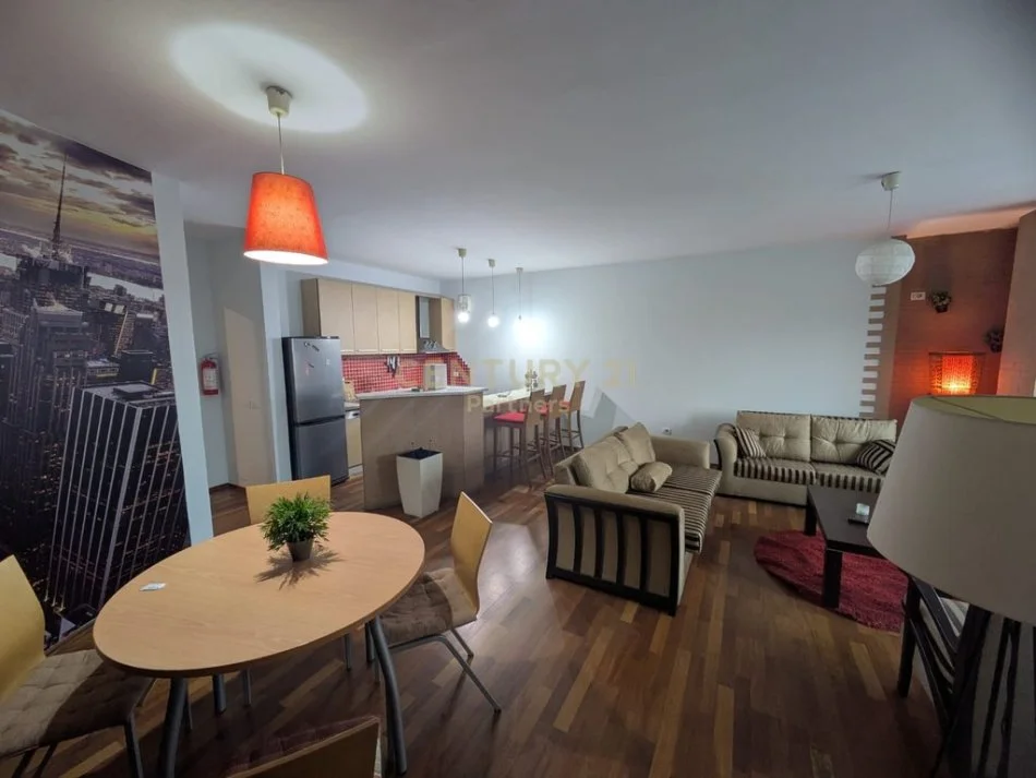 Tirane, jepet me qera apartament 2+1+Aneks+Ballkon Kati 9, 120 m² 750 € 