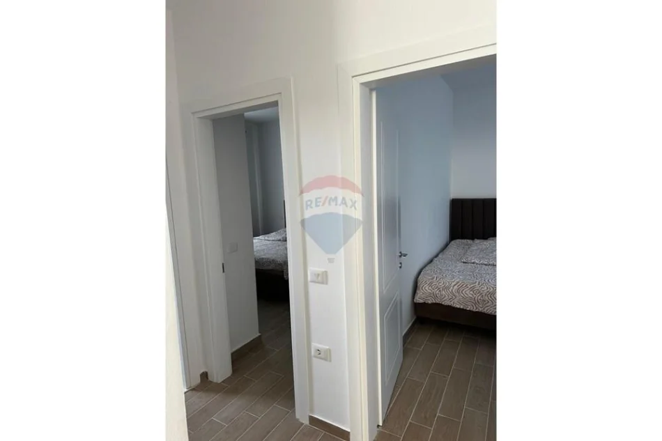 Durres, shitet Vile 3+1 , 372 m² 350.000 € (Hamallaj)