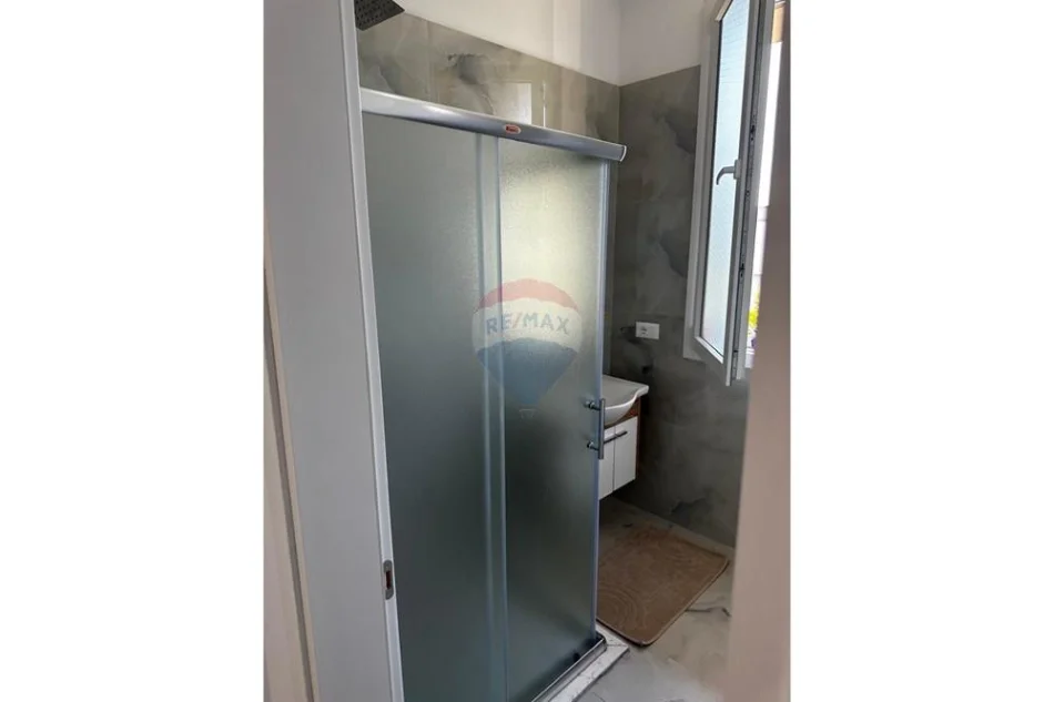 Durres, shitet Vile 3+1 , 372 m² 350.000 € (Hamallaj)