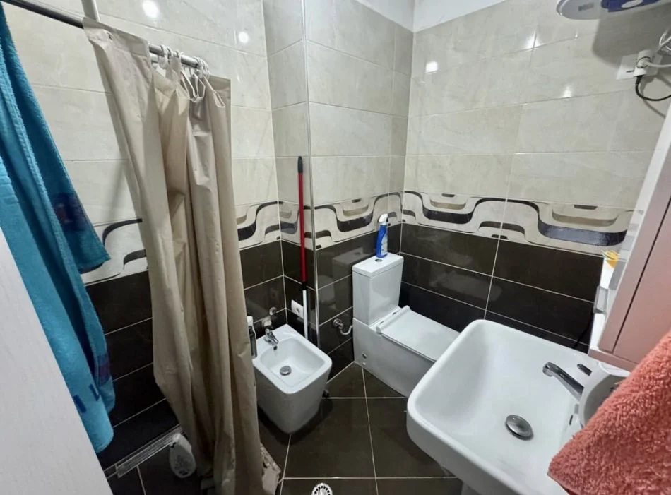 Tirane, shitet apartament 1+1+Ballkon Kati 3, 84 m² 110.000 € (Konferenca e Pezes)