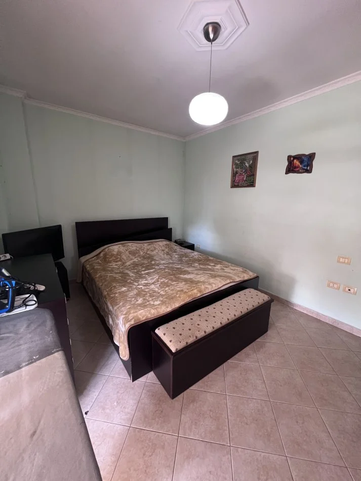 Tirane, jepet me qera apartament 2+1+Aneks+Ballkon Kati 3, 93 m² 550 € (Rruga Irfan Tomini)