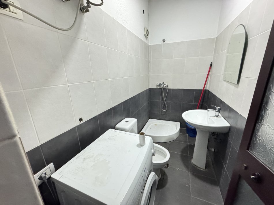 Tirane, jepet me qera garsonier Kati 2, 30 m² 270 € (Stavri themeli)