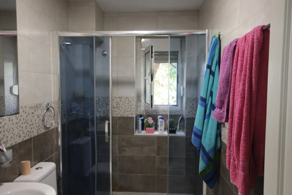 Tirane, shitet apartament 2+1+Ballkon Kati 2, 67 m² 99.000 € (Rruga Ali Visha)