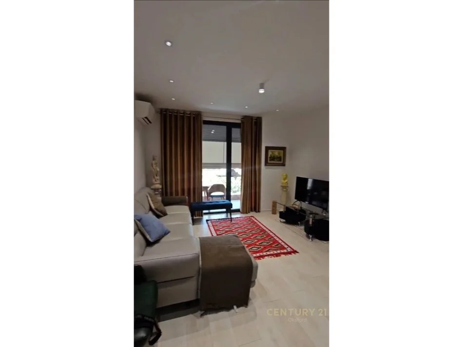 Tirane, jepet me qera apartament 2+1+Aneks+Ballkon Kati 4, 103 m² 700 € (Kompleksi Zirkon)