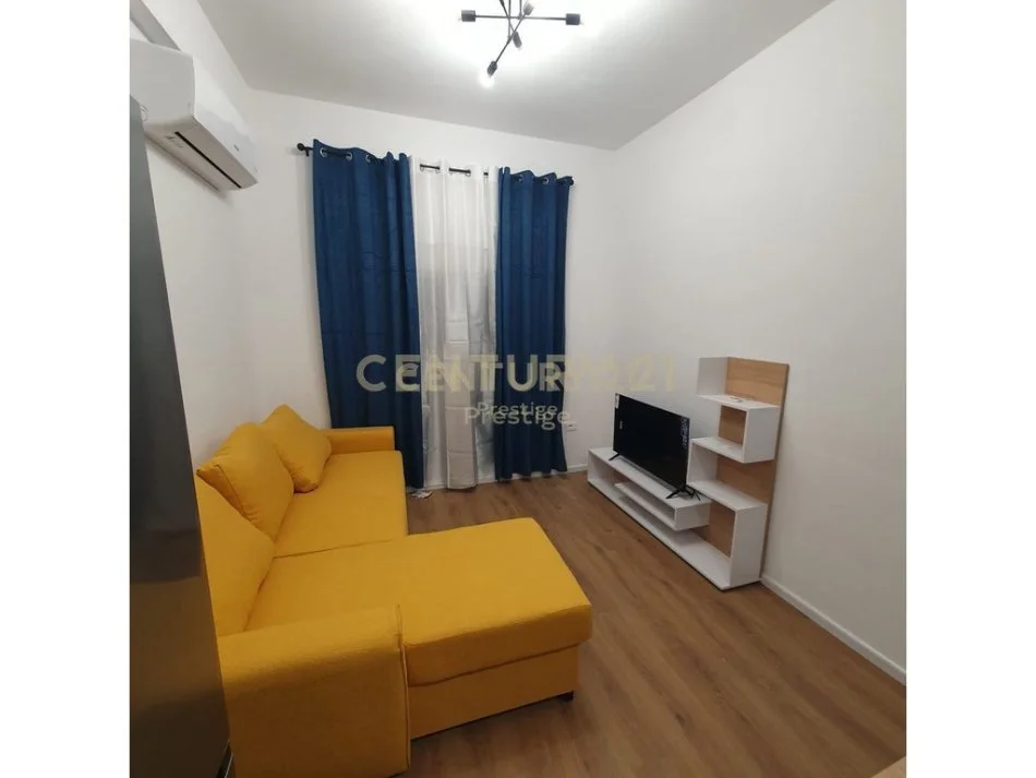 Tirane, jepet me qera apartament 1+1 Kati 2, 50 m² 450 € (Mangalem 21)