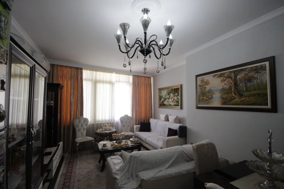 Tirane, shitet apartament 3+1+Ballkon Kati 7, 141 m² 180.000 € (Rruga Teodor Keko)