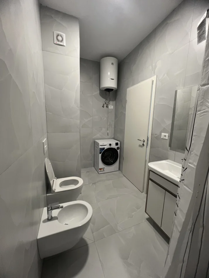 Tirane, jepet me qera apartament 1+1 , 60 m² 350 € (Rruga Pasho Hysa)