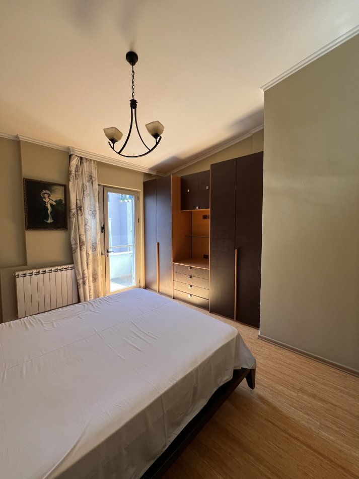Tirane, jap me qera apartament 2+1+Aneks+Ballkon Kati 7, 110 m² 600 € (Rr rrapo hekali)