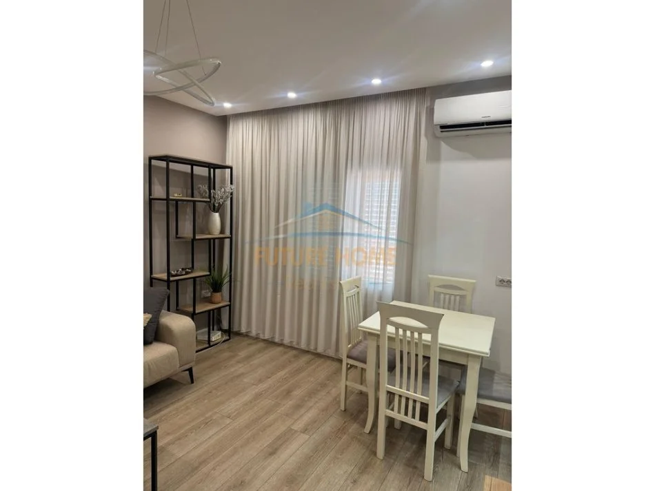 Tirane, jepet me qera apartament 1+1 Kati 3, 58 m² 600 € 