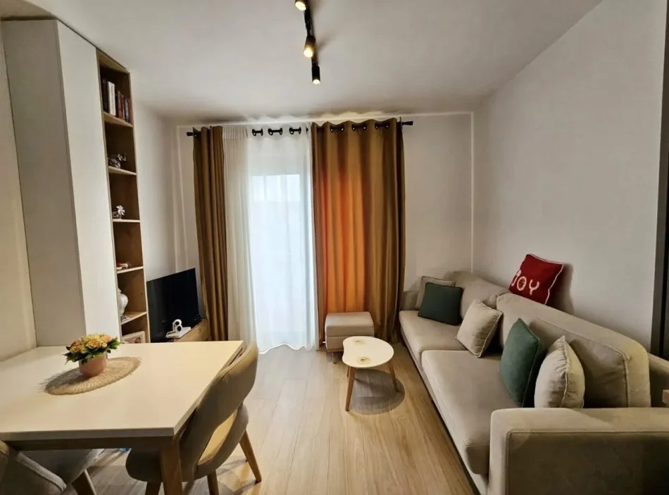 Tirane, jepet me qera apartament 1+1 Me Parking Kati 8, 60 m² 600 € (Don Bosko)