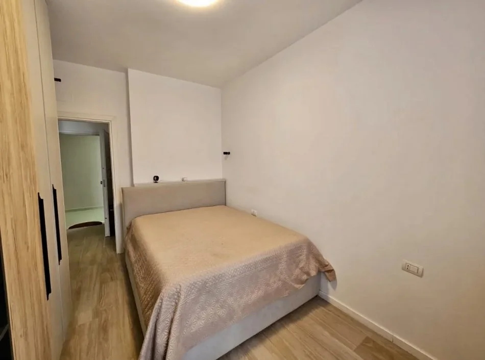 Tirane, jepet me qera apartament 1+1 Me Parking Kati 8, 60 m² 600 € (Don Bosko)