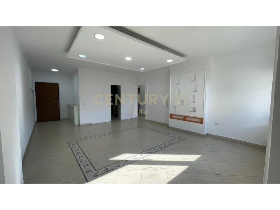 Tirane, shitet ambjent biznesi Kati 4, 165 m² 495.000 € 