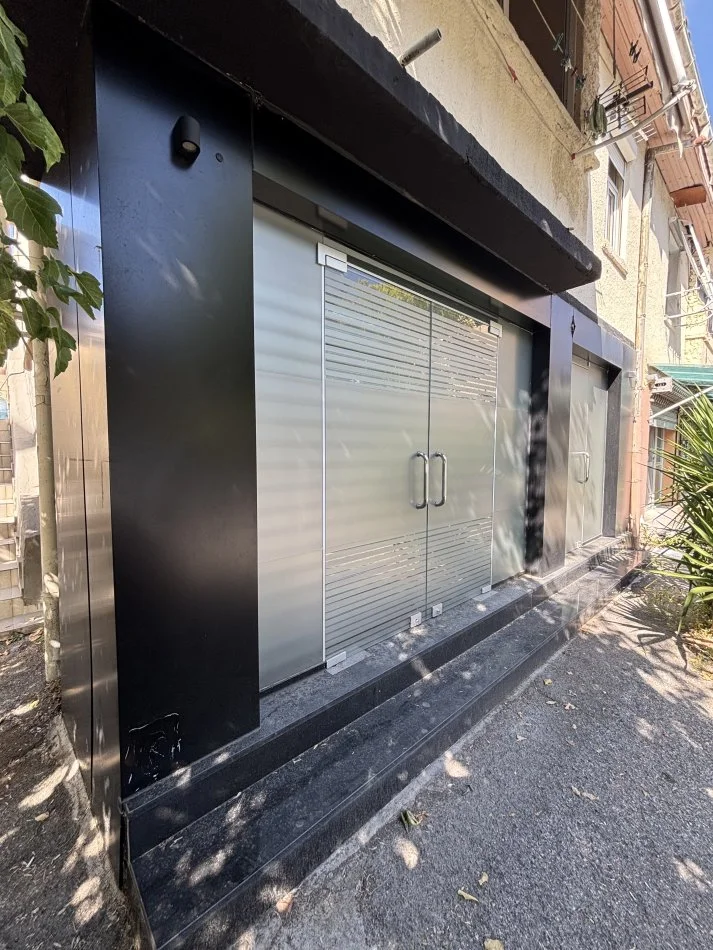 Tirane, jepet me qera apartament 2+1 Kati 0, 80 m² 700 € (Rruga emil legrand)