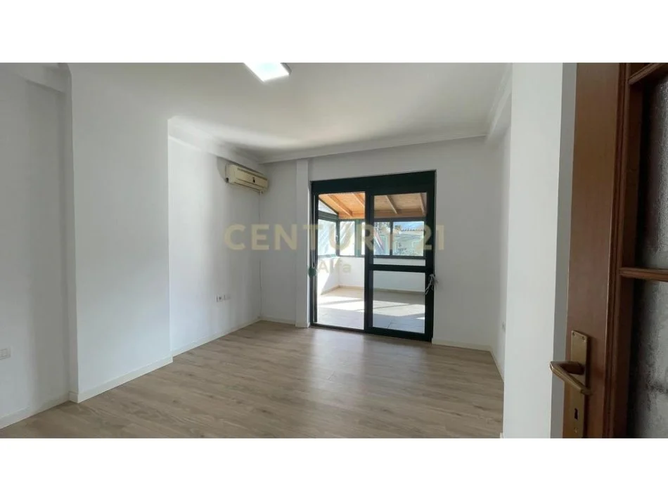 Tirane, shitet ambjent biznesi Kati 4, 165 m² 495.000 € 
