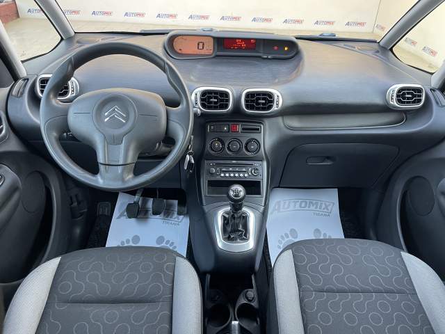 Tirane, shes makine Citroen c3 picasso Viti 2009, 4.400 Euro
