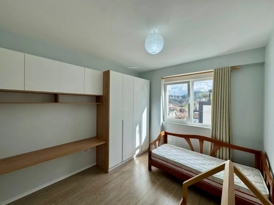 Tirane, shitet 2+1 , 