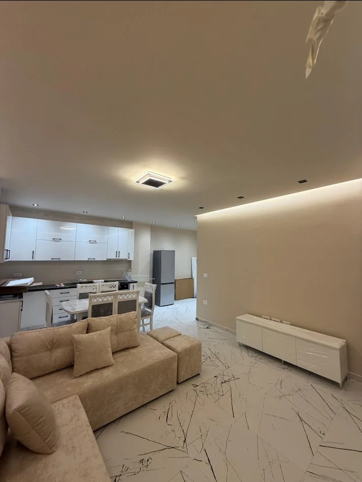 Tirane, jepet me qera apartament 1+1 Kati 3, 71 m² 400 € (Rruga ramazan gaxherri)