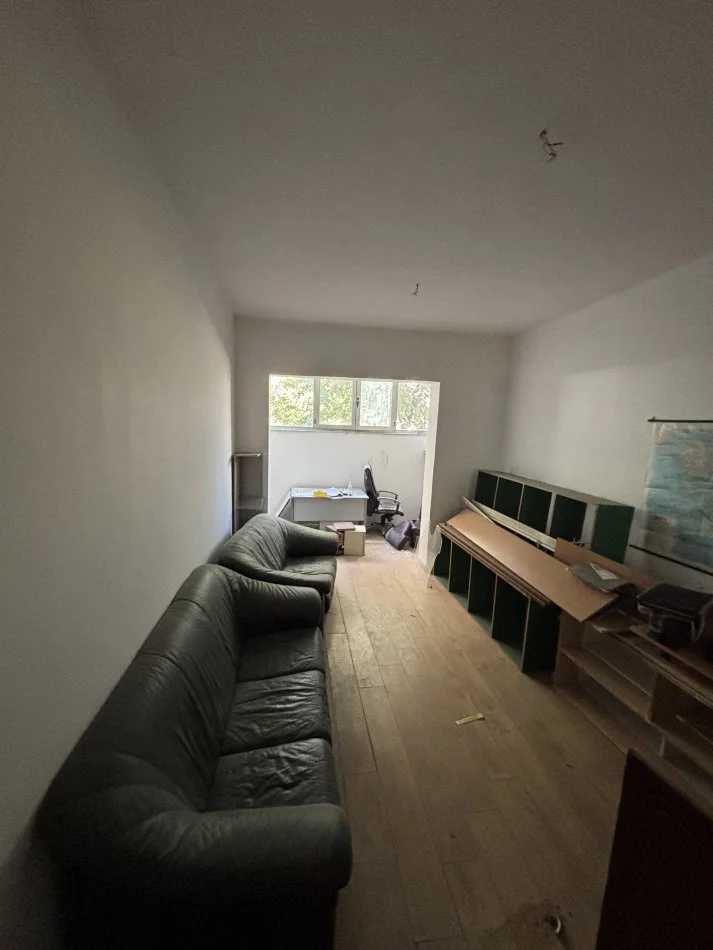 Tirane, jepet me qera apartament 1+1 Kati 0, 300 m² 7.000 € (Rruga abdyl frasheri)